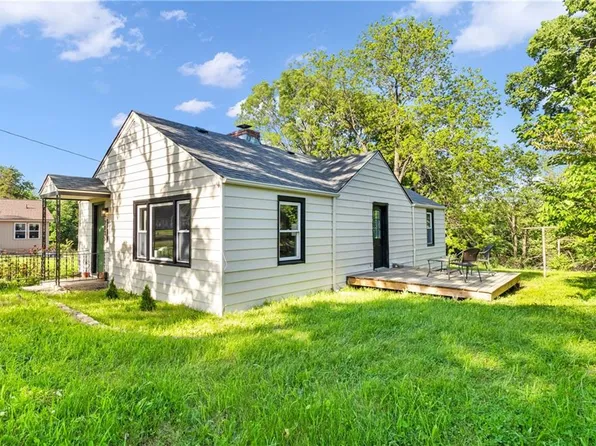 2935 S 37th St, Kansas City, KS 66106