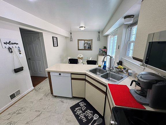 2nd image of 6127 Rocky Way Ct