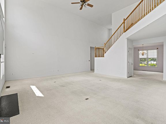 5th image of 464 Kearns Dr