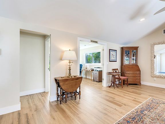 5th image of 734 Sand Dollar Dr