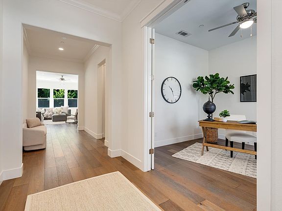 5th image of 215 Pheasant Court