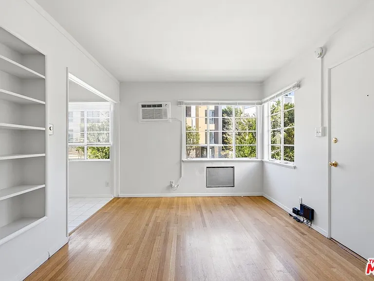 1748 Malcolm Ave #1 — Photo 2