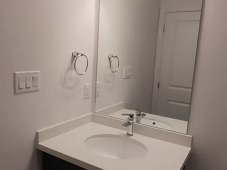 120 Court Dr #65 — Photo 12