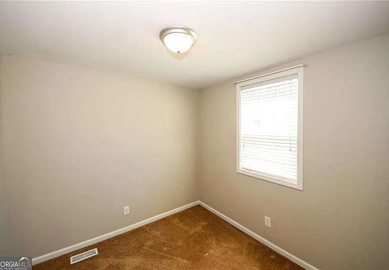 121 Stoneforest Dr — Photo 37