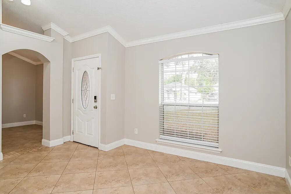 5 bed, 3.0 bath, 2093 sqft, $2,715 — Photo 4