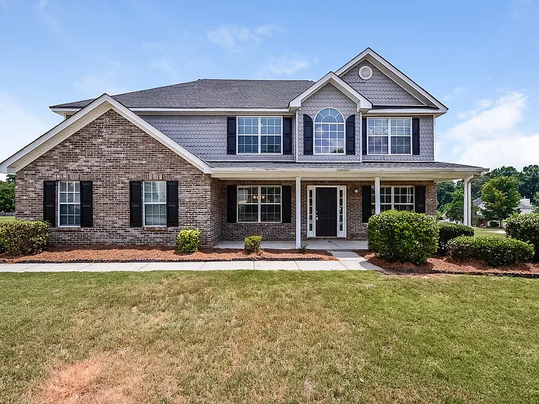 657 Howell Dr — Photo 1