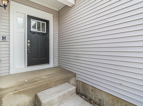3rd image of 910 Northside Dr