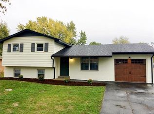 2216 Vadalabene Dr, Maryville, IL