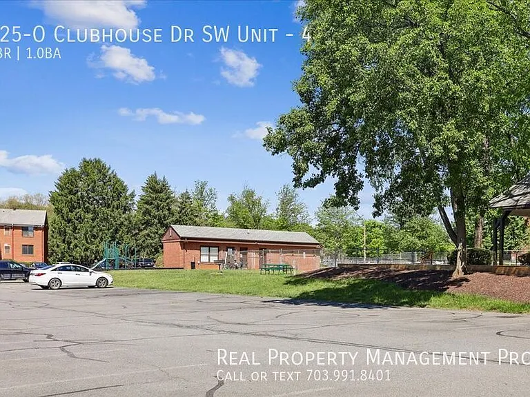 125O Clubhouse Dr SW #4 — Photo 29