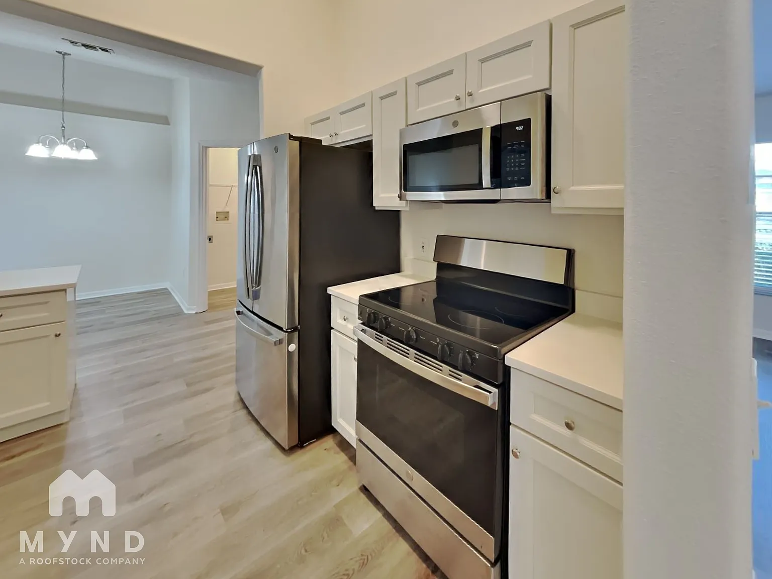 3 bed, 2.0 bath, 1479 sqft, $2,175 — Photo 2