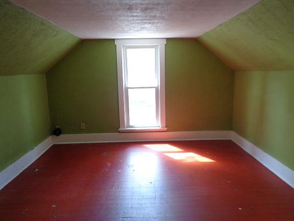 2nd image of 52 N Liberty St