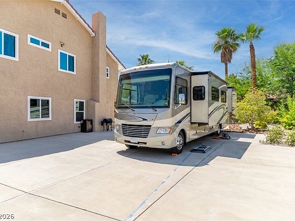 4th image of 8608 Maleta Ct