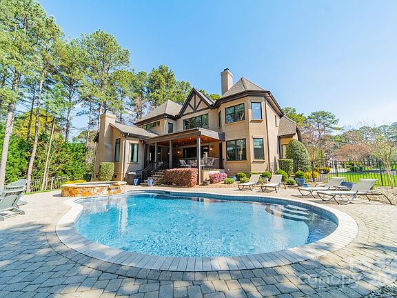 3rd image of 115 Stonewall Beach Ln