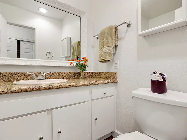 Woodcliff Apartments — Photo 83