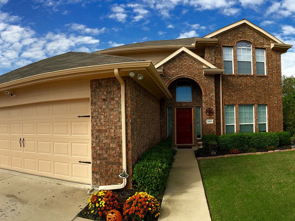 1st image of 2821 Stoney Hollow Ln