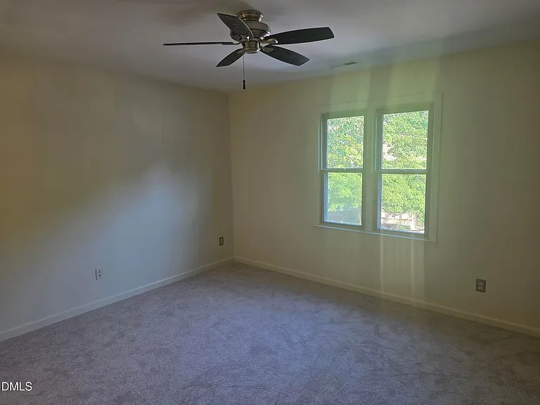 6550 Thetford Ct — Photo 6