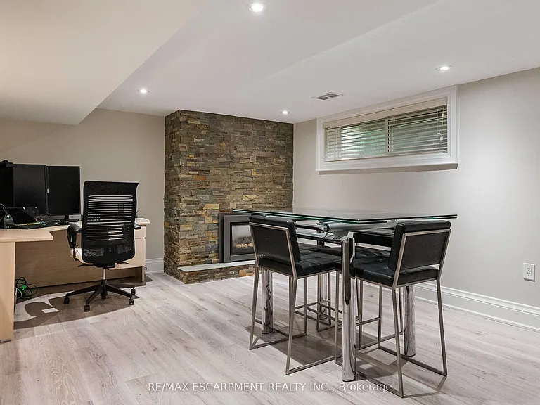 615 Vanessa Cres — Photo 33