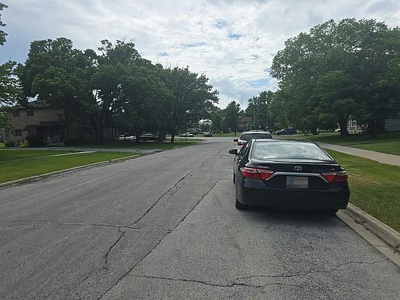5th image of 299 Dogwood St