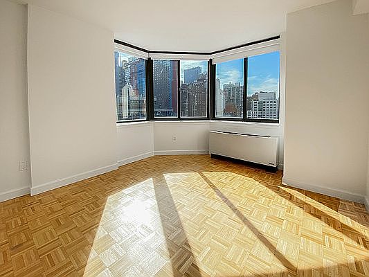 5th image of 414 W 42nd St #36B