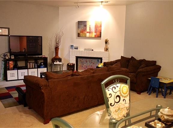 4th image of 9809 Richmond Ave Unit G9