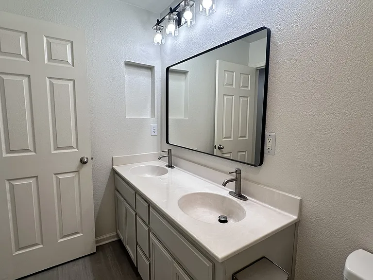 1465 La Sierra St — Photo 5