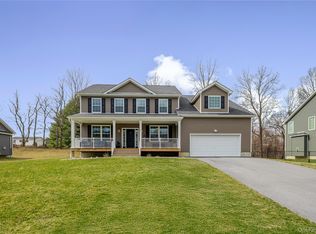 77 Kensington Ln, Poughkeepsie, NY 12603
