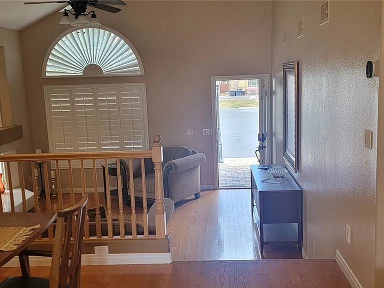8201 Mountain Heather Ct — Photo 8