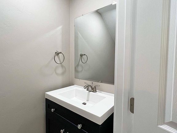 3rd image of 910 Manchester St APT 104