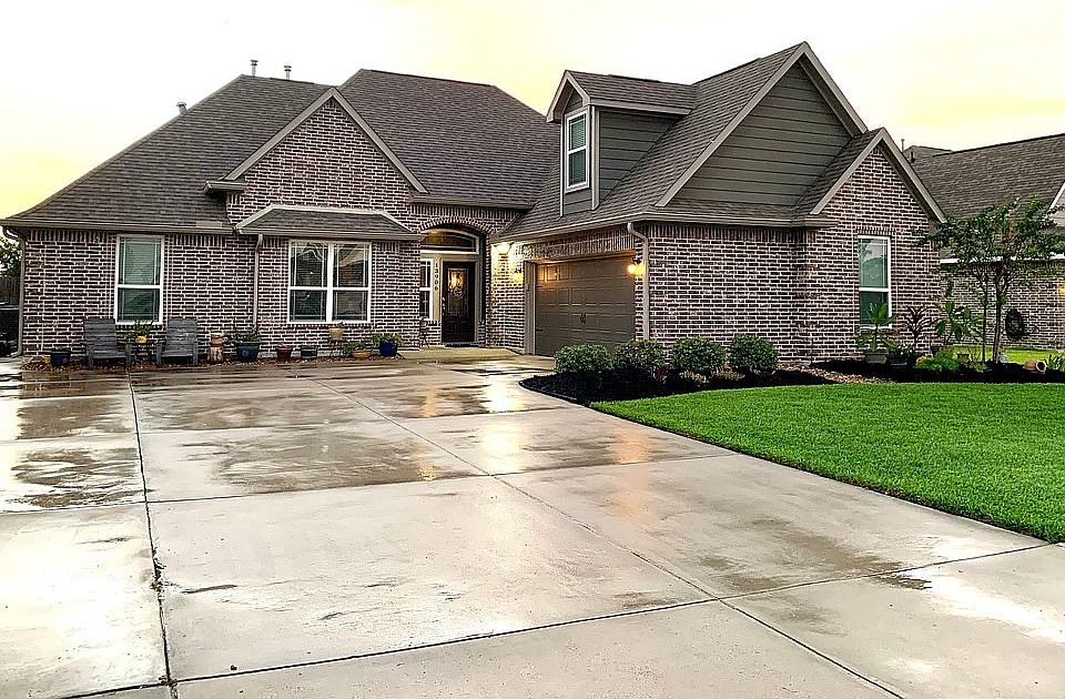 1st image of 13906 Hawthorne Cir