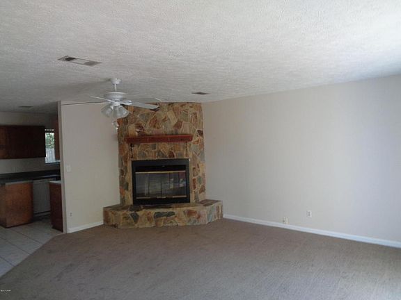 3rd image of 3919 Peters Dr