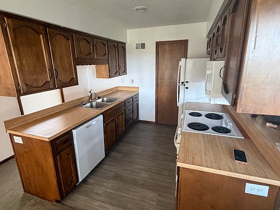 4th image of 1105 NW Mock Ave #1