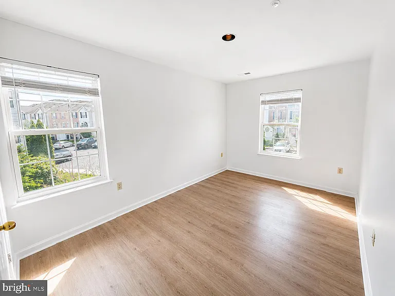 308 Assembly Point Ct — Photo 8