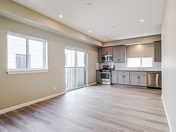 5th image of 5259 Harmony Ave