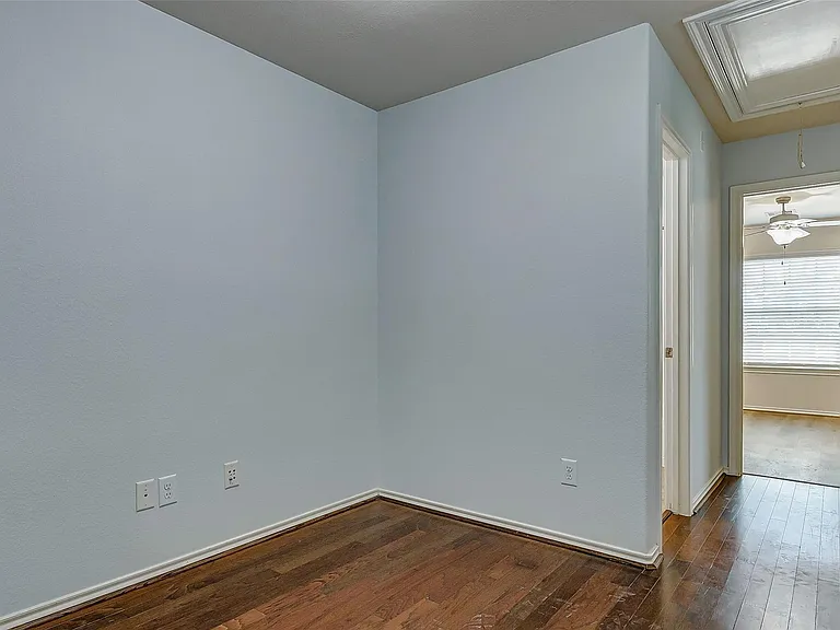 6451 Calgary Woods Ln — Photo 35