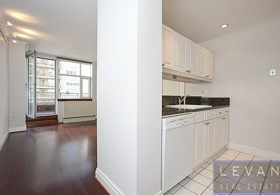 5th image of 404 E 76th St APT 7A