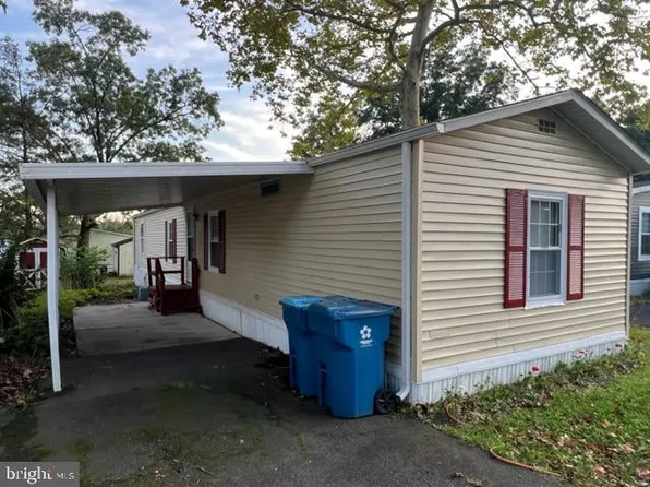 609 Willow Dr, Green Lane, PA 18054