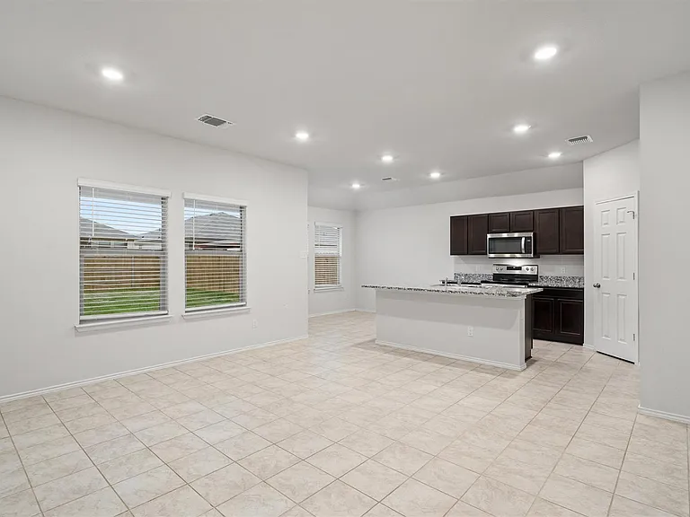 112 Ragnar Dr — Photo 6