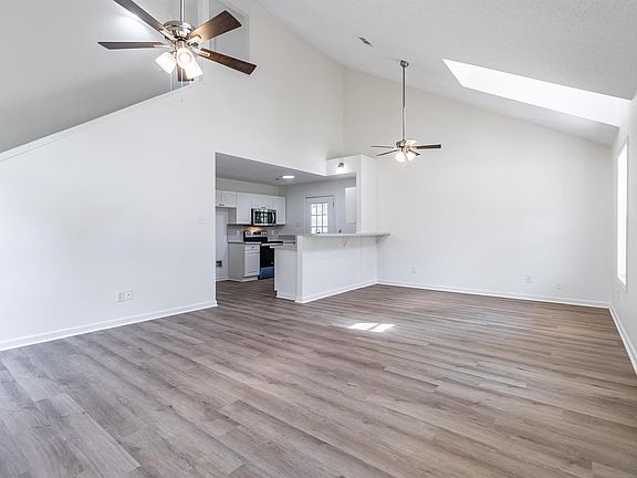 5th image of 207 Timberwood Dr