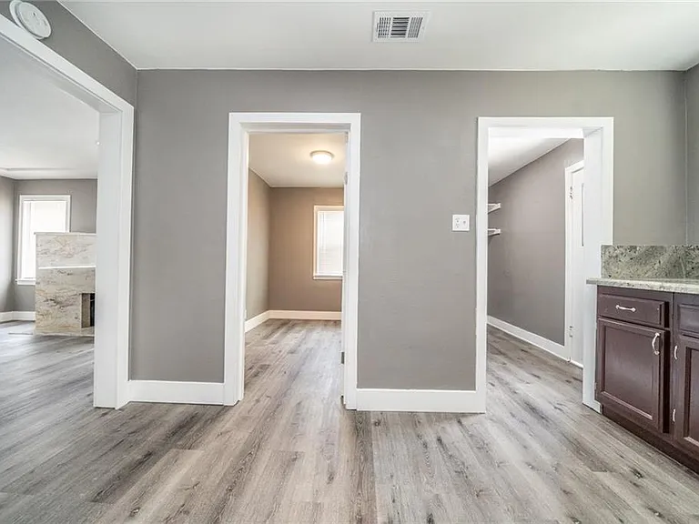 1412 W Colegrove Ave — Photo 12