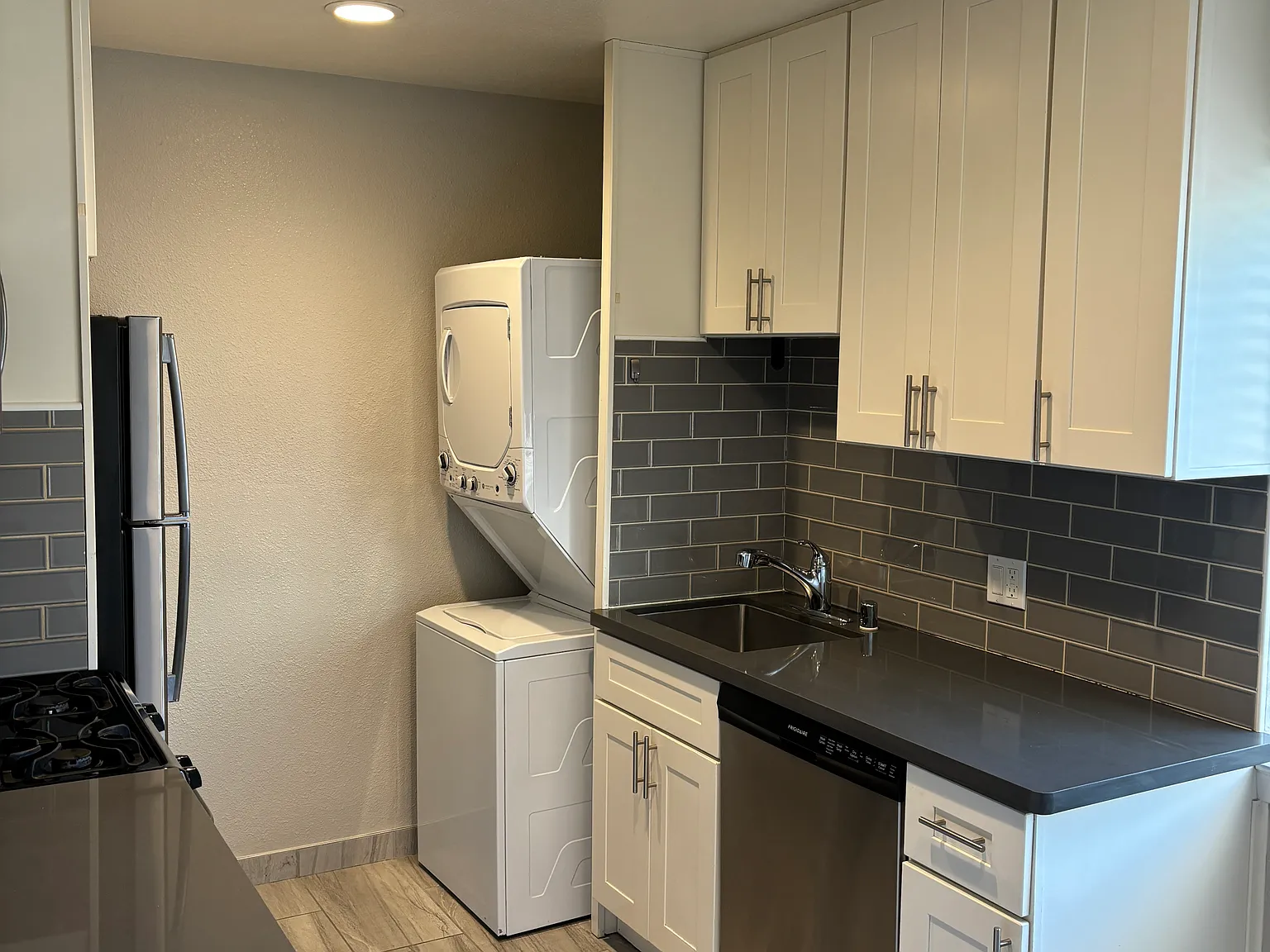 2 bed, 750 sqft, $3,150 — Photo 4