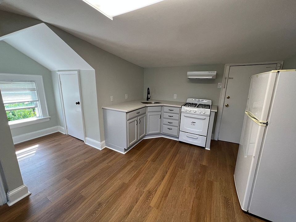 1st image of 18 Lexington Ave #3F