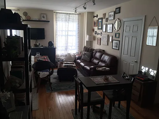 Rented by Blip LLC | media 32