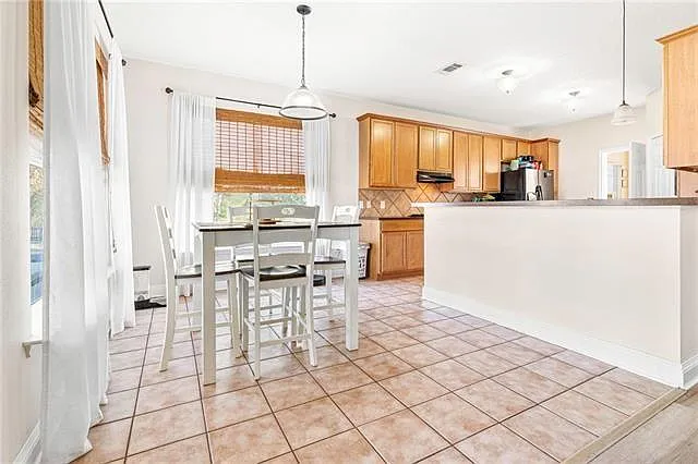1024 Claire Dr — Photo 8