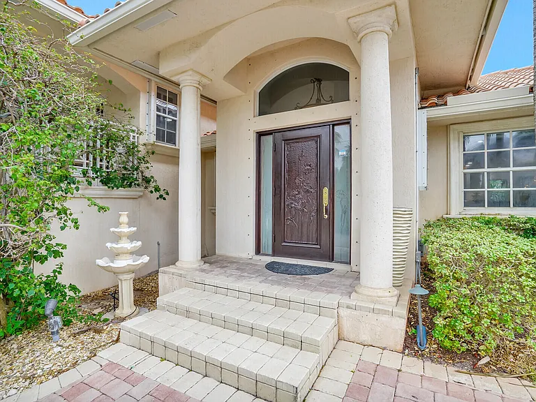290 E Fern Dr — Photo 5