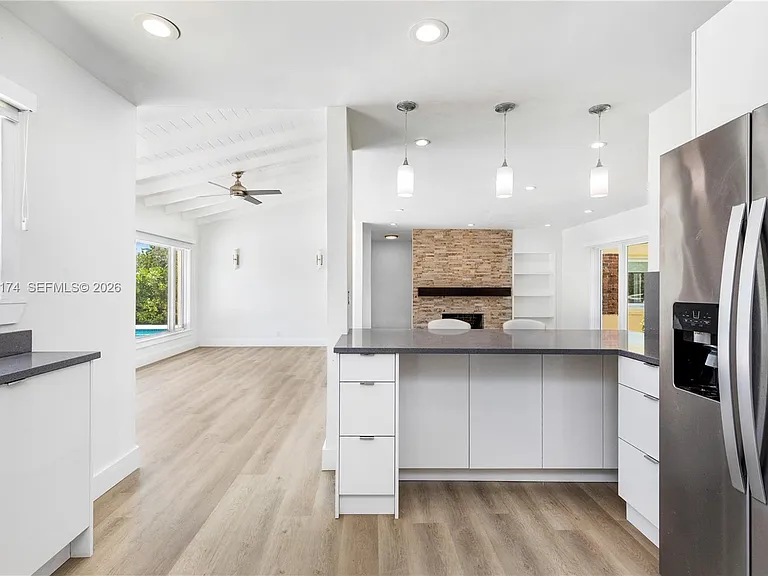330 Coconut Isle Dr — Photo 16