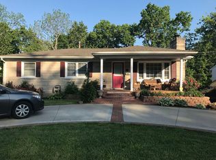 3426 Greentree Rd, Lexington, KY 40517
