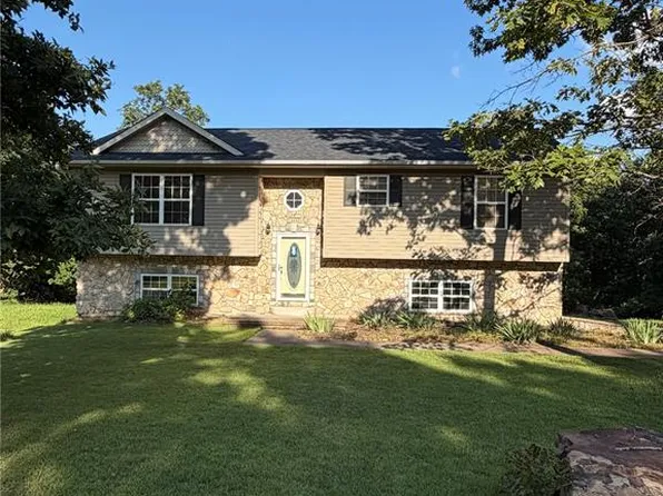 24630 Taylor Ln, Saint Robert, MO 65584