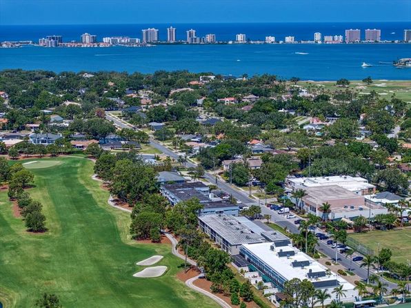 919 Osceola Rd APT 202, Belleair, FL 33756