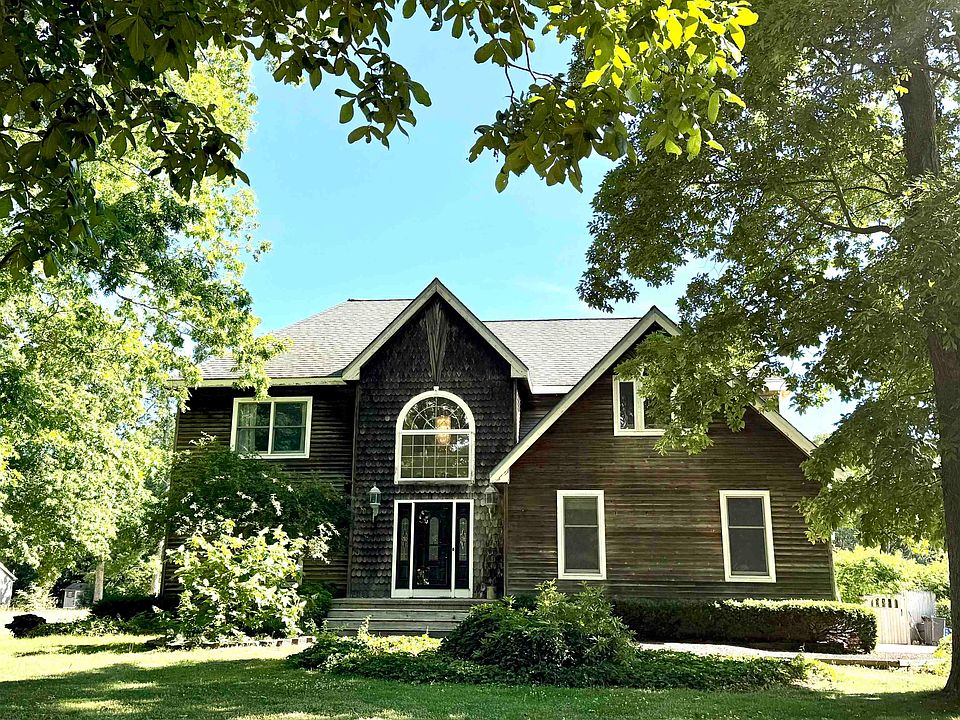 1st image of 416 Hand Ave