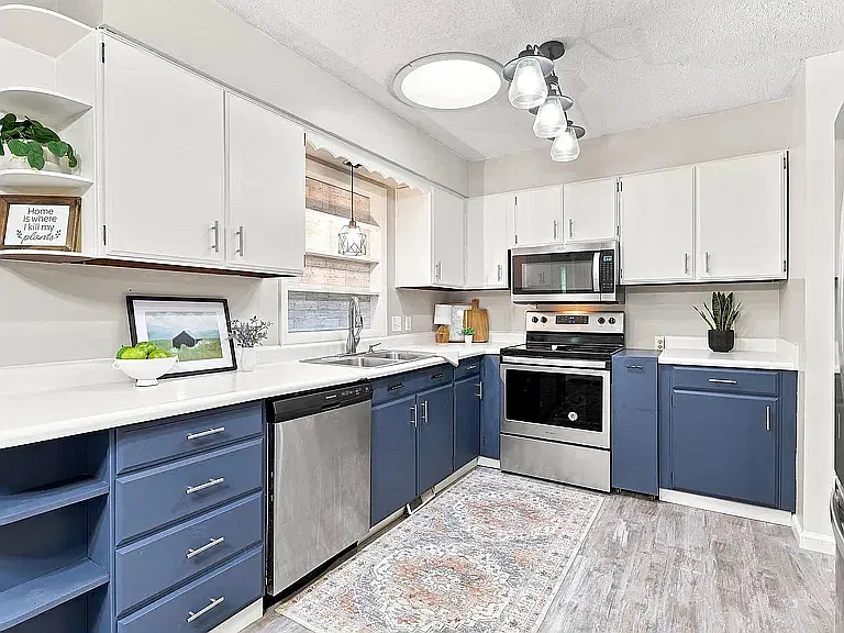 5 bed, 2566 sqft, $3,500 — Photo 3